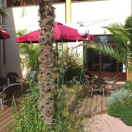Hotel Le Relais Du Luberon Maubec  Екстериор снимка