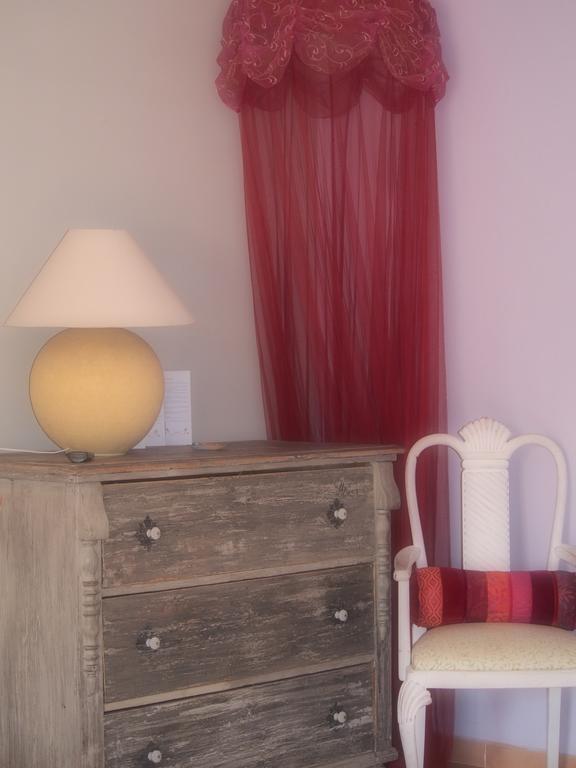 Hotel Le Relais Du Luberon Maubec  Екстериор снимка