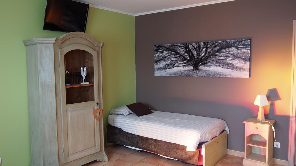 Hotel Le Relais Du Luberon Maubec  Стая снимка
