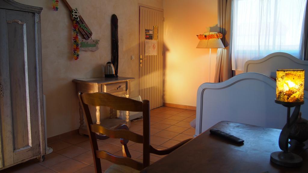 Hotel Le Relais Du Luberon Maubec  Стая снимка