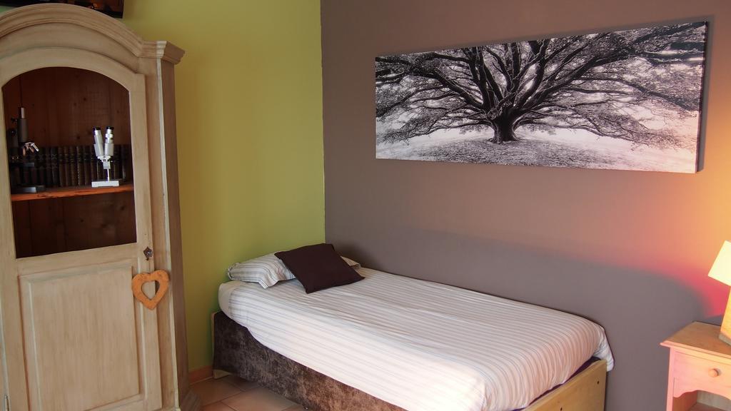 Hotel Le Relais Du Luberon Maubec  Стая снимка
