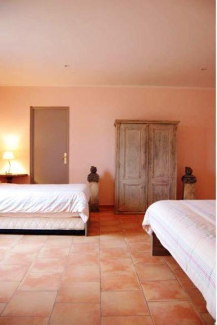 Hotel Le Relais Du Luberon Maubec  Стая снимка