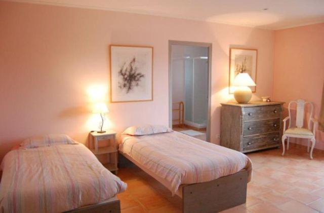 Hotel Le Relais Du Luberon Maubec  Стая снимка