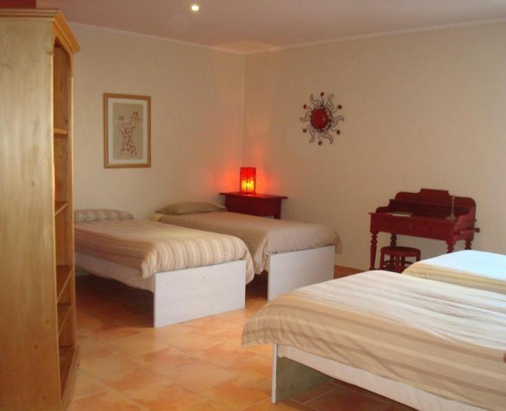 Hotel Le Relais Du Luberon Maubec  Стая снимка