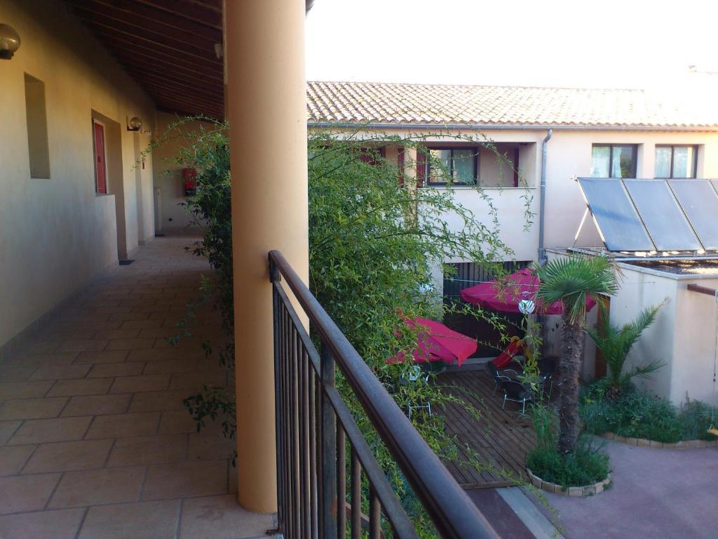 Hotel Le Relais Du Luberon Maubec  Екстериор снимка