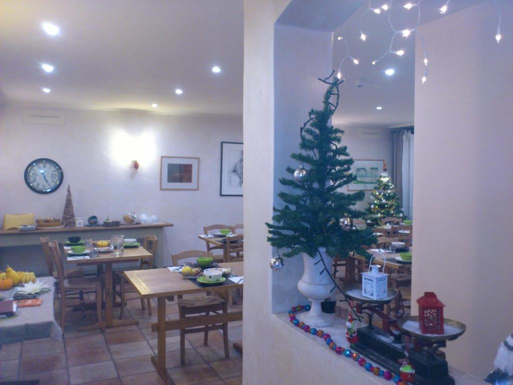 Hotel Le Relais Du Luberon Maubec  Екстериор снимка