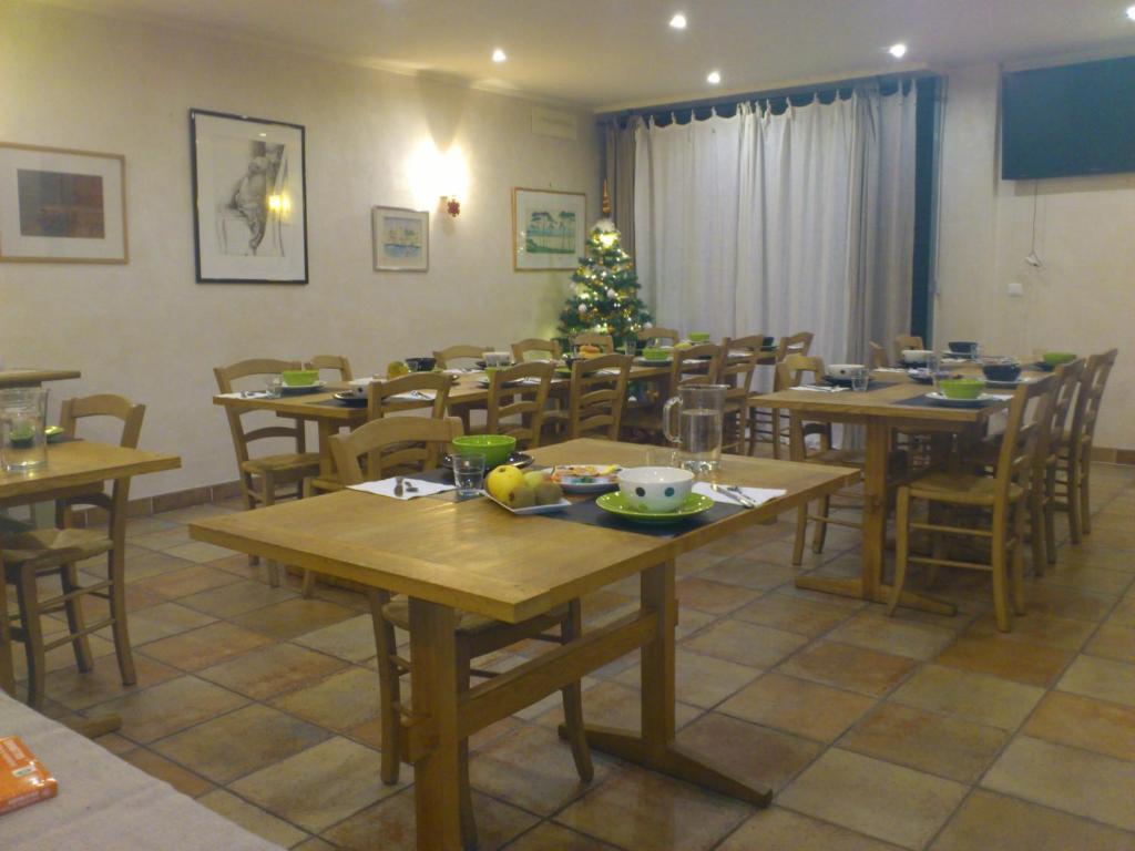 Hotel Le Relais Du Luberon Maubec  Екстериор снимка