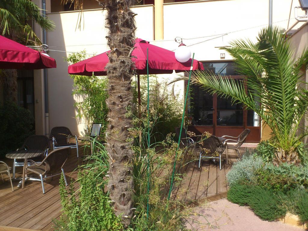 Hotel Le Relais Du Luberon Maubec  Екстериор снимка
